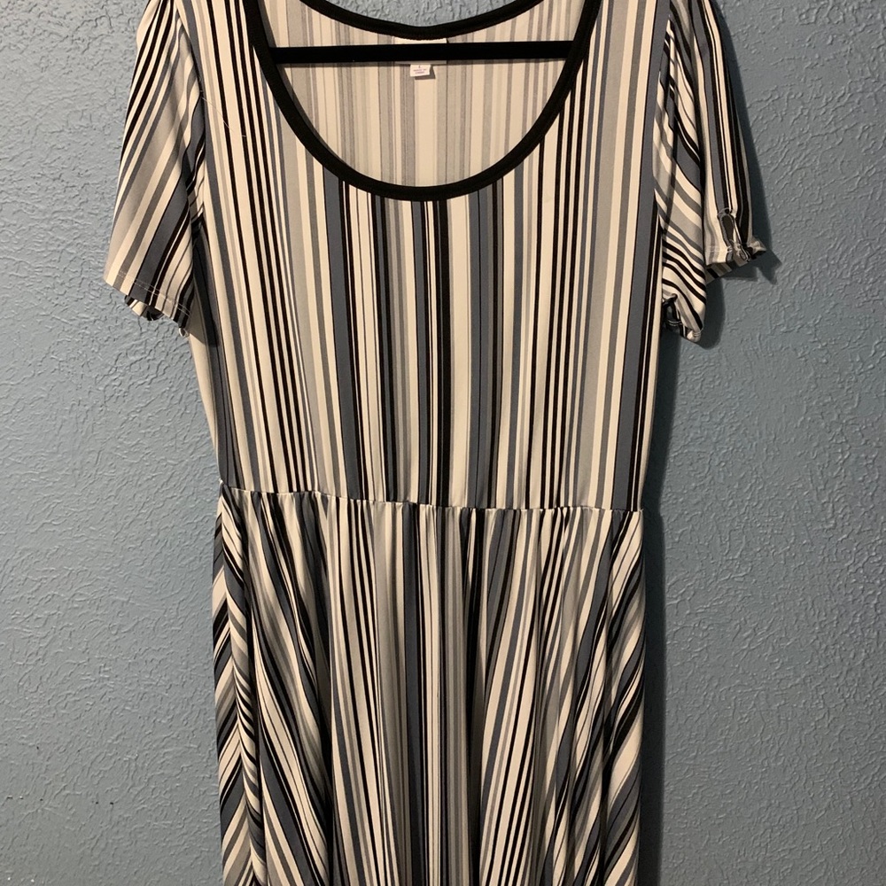 Lularoe Riley dress - Picture 2 of 3